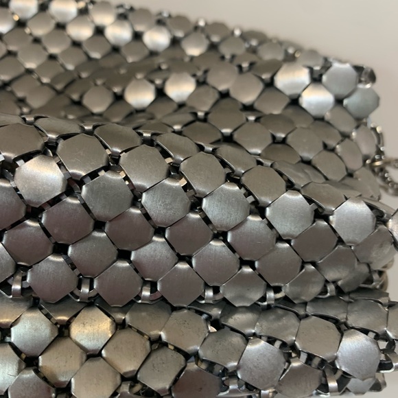 Silver metal chain mail link vintage purse - Picture 3 of 16